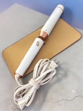 T3 Convertible Base + 1.5" Polished Curls Barrel Wand Set
